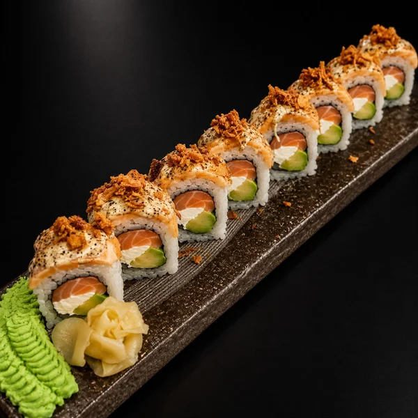 меню в юбари 32 Ensalada de wakame con alga