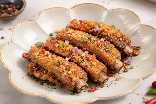 52. Ribs with 5 Spices, Salt and Pepper Ensalada de wakame con alga